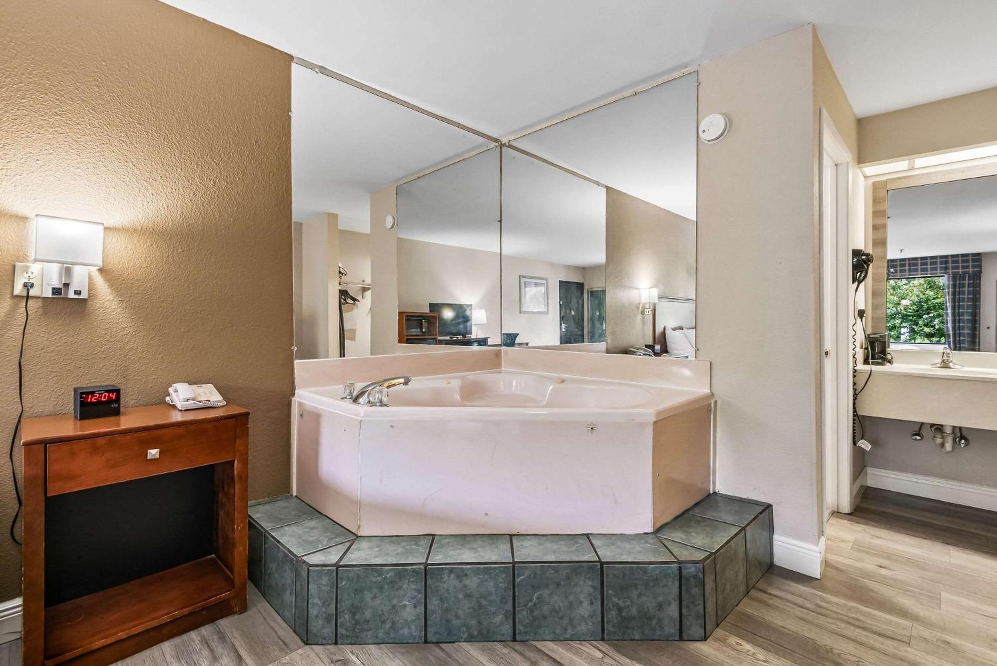 Quality Inn Quincy - Tallahassee West Kültér fotó